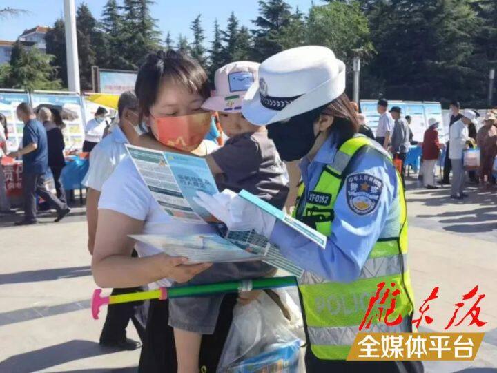 【創(chuàng)建全國文明城市·我們在行動(dòng)】西峰公安交警強(qiáng)化“一老一小”宣傳，筑牢交通安全防線